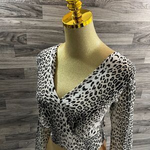 ADORA V-Neck Smocked Hem Black & White Animal Print Cropped Top Women's Size M